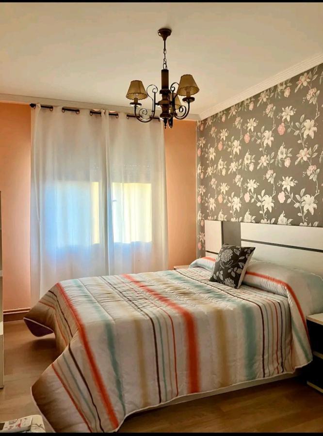 Alojamiento En Playa Del Arbeyal Gijón Zewnętrze zdjęcie
